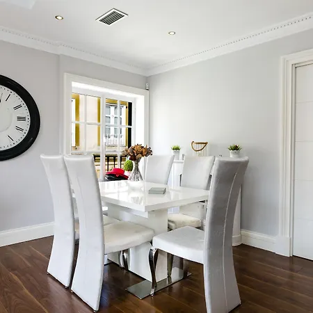 3 Bedrooms Luxury Penthouse With Views. The Location In * Málaga