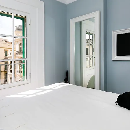 3 Bedrooms Luxury Penthouse With Views. The Location In Apartament Malaga