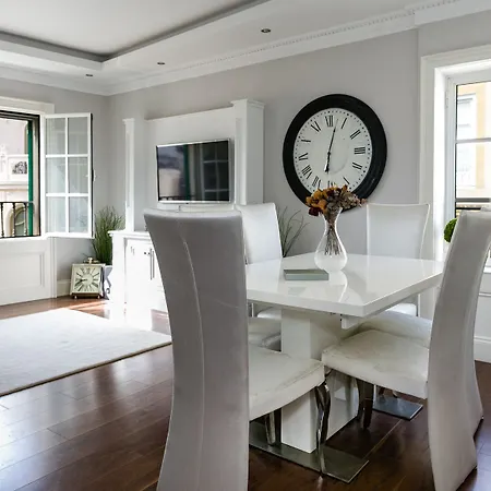 3 Bedrooms Luxury Penthouse With Views. The Location In