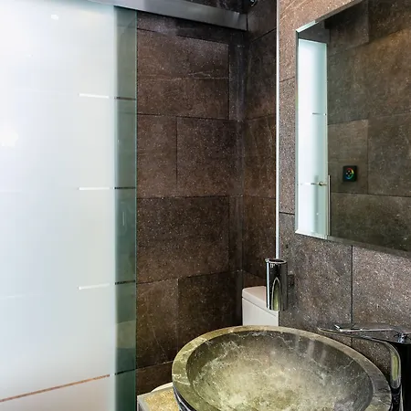 3 Bedrooms Luxury Penthouse With Views. The Location In *