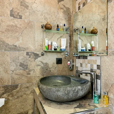 3 Bedrooms Luxury Penthouse With Views. The Location In Apartament *