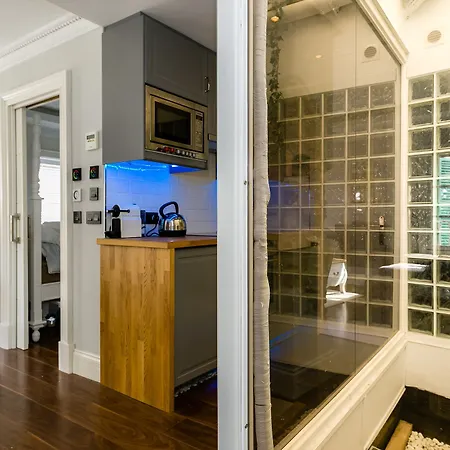 3 Bedrooms Luxury Penthouse With Views. The Location In Malaga